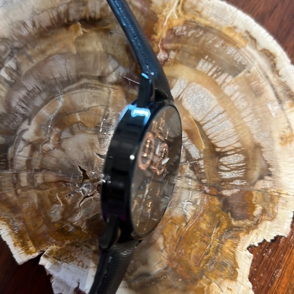 Watch. - Picture 4 of 5